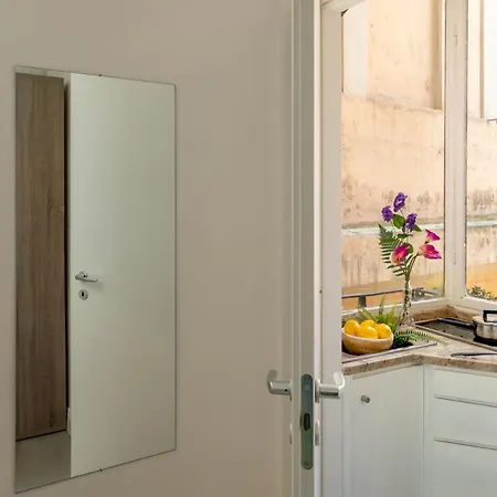 Cozy Parlamento Apartment Rom